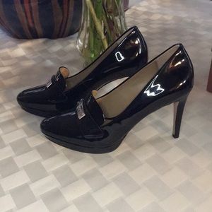 NWT Coach Garnet Patent leather heels. 6.5